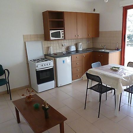 Valentinos Court Paphos Quarto foto