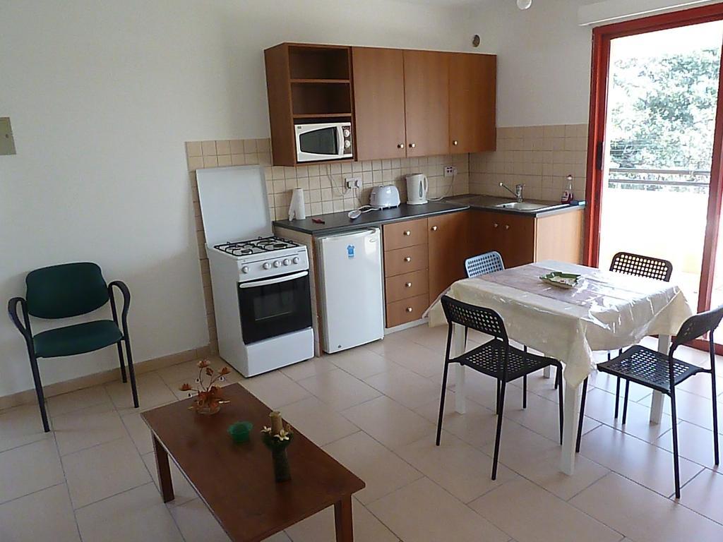 Valentinos Court Paphos Quarto foto