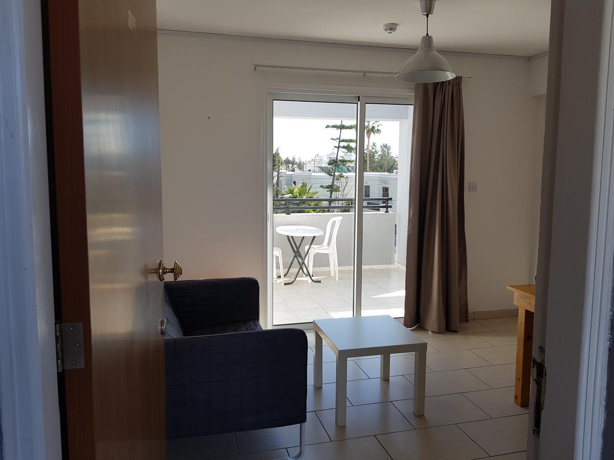 Valentinos Court Paphos Exterior foto